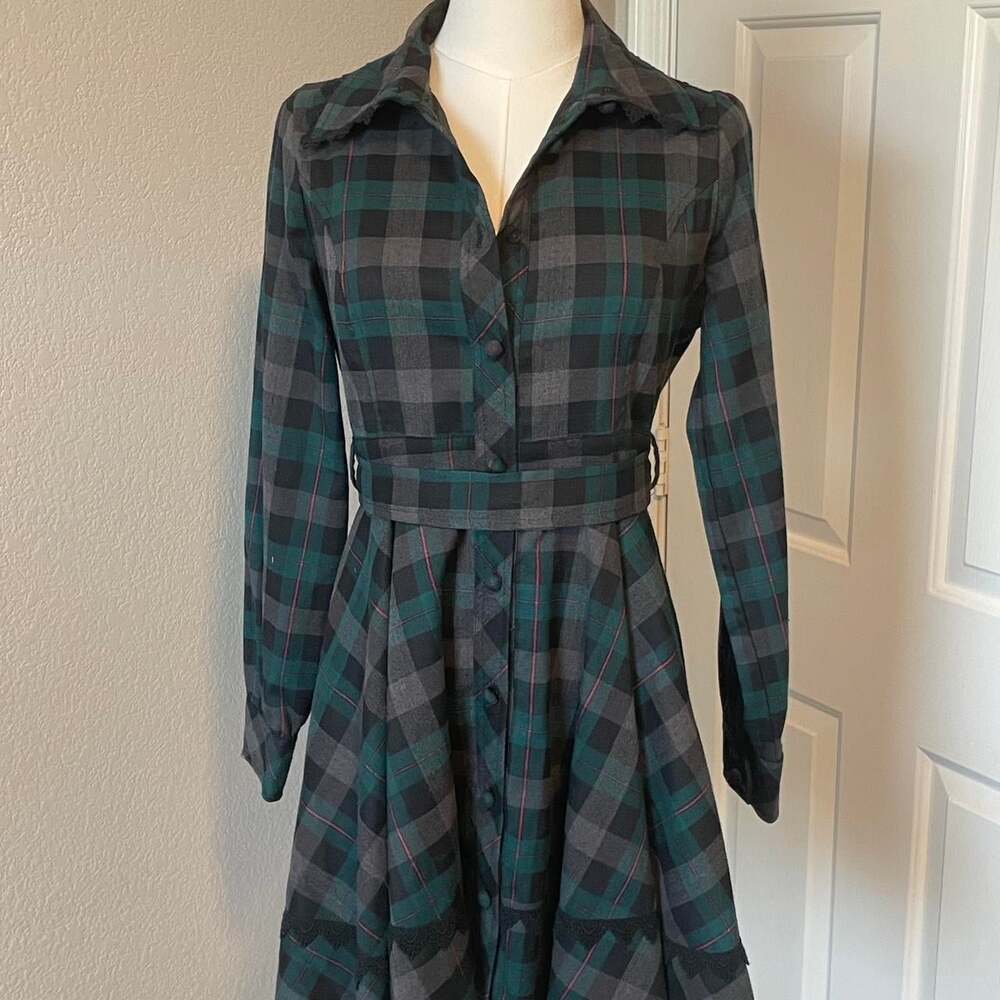 Arrow Plaid Button-Down Belted Dress | Size M